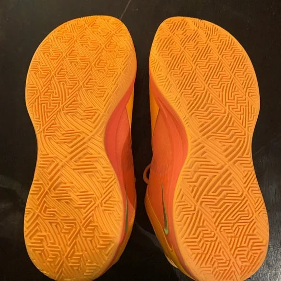 Giannas FREAK Orange. Brand new, never worn! - Picture 5 of 9